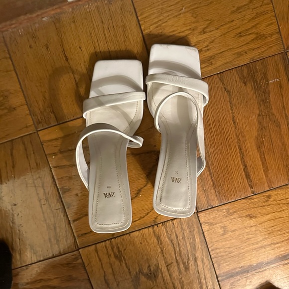 Zara size 39 white heels - Picture 3 of 3